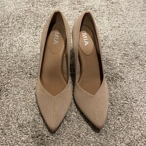 New without box pumps